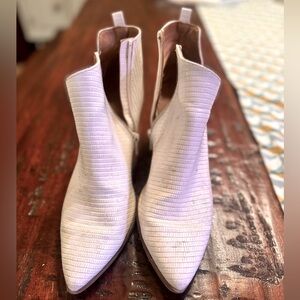 White Pointed Toe Boot - Ankle Cut